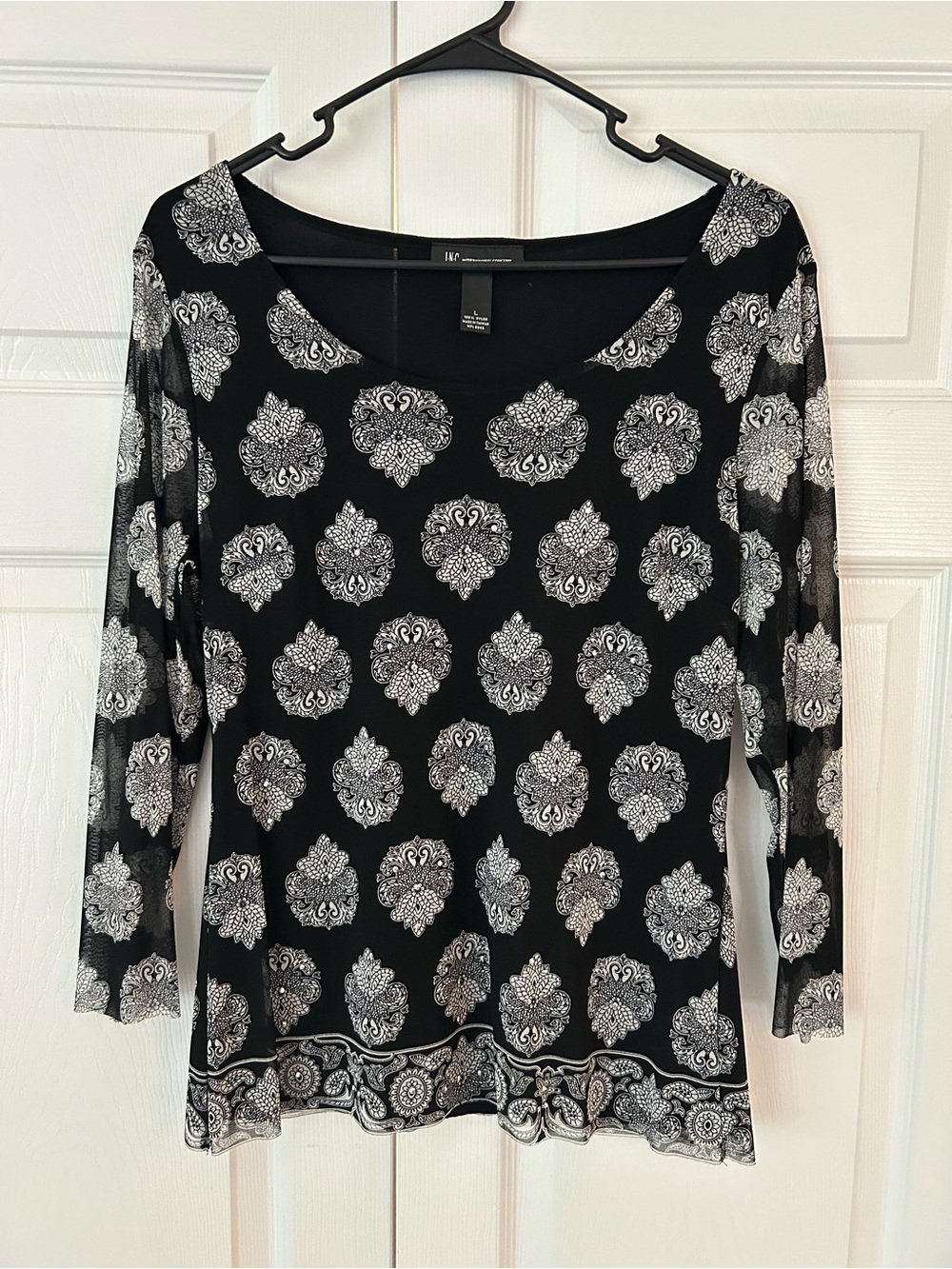 NWOT INC International Concepts Women’s Black Flower Print Jewel Blouse Size L